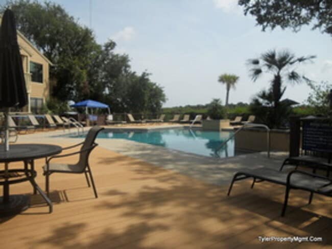 Building Photo - Preserves at River's Edge