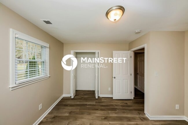 Building Photo - 3 Bedroom Pet-Friendly Home in Powder Springs, GA with Main Street Renewal