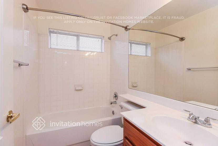 Building Photo - 13146 W Alvarado Cir