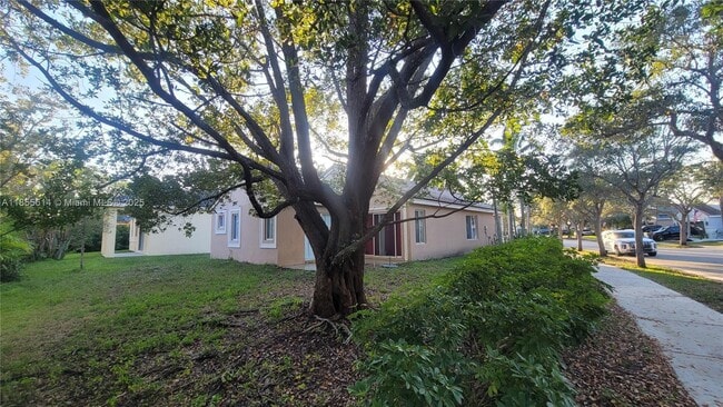 Building Photo - 1205 Canary Island Dr