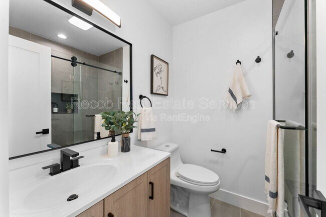 Building Photo - 6730 Mohawk St