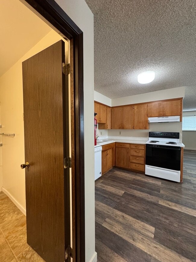 Building Photo - 500 W 12th Ave