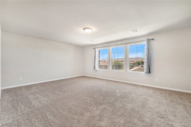 Building Photo - 472 Silverweed Ave