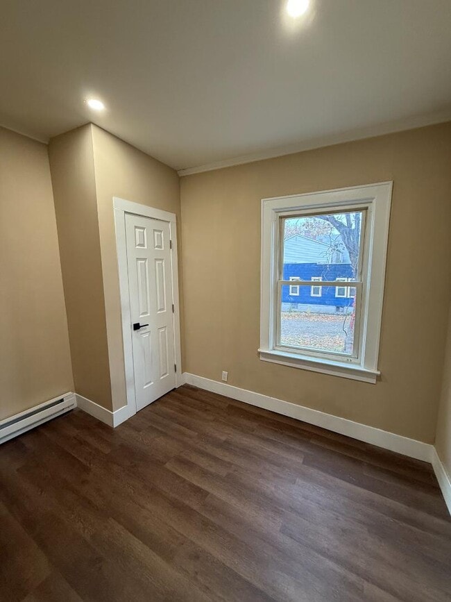 Building Photo - 249 2nd St