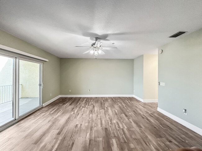 Building Photo - Stunning 3-Story Beach Townhome – Steps from the Gulf! 3bed|3bath
