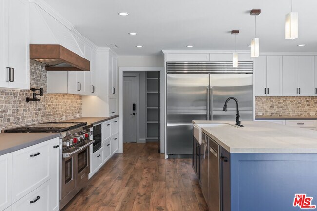 Building Photo - 4744 Haskell Ave