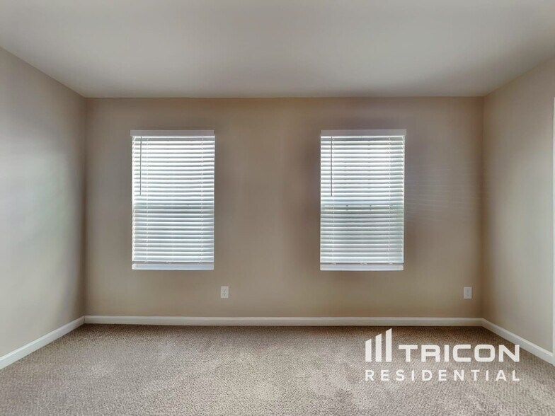 Building Photo - 357 Indian River Dr