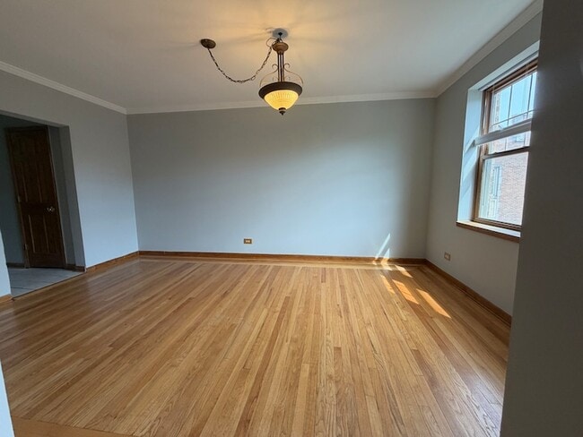 Building Photo - 10913 S Longwood Dr
