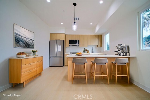 Building Photo - 259 S Ave 54