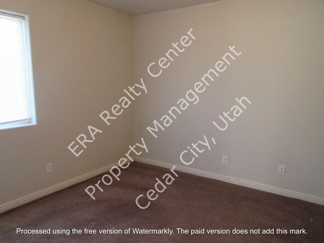 Building Photo - Move-in Discount!! 3 Bedroom 2 Bath Twin Home in Cedar Willows