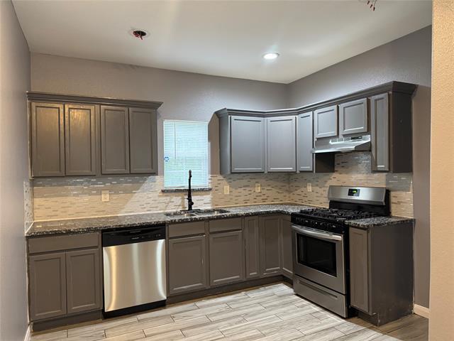 Building Photo - 7315 Toland St