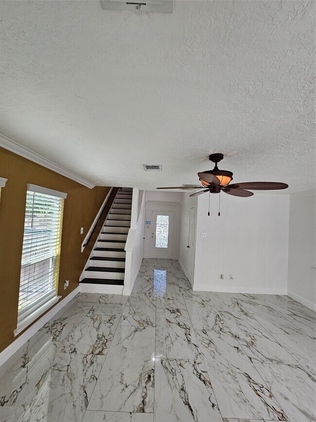 Building Photo - 9207 Dairy View Ln