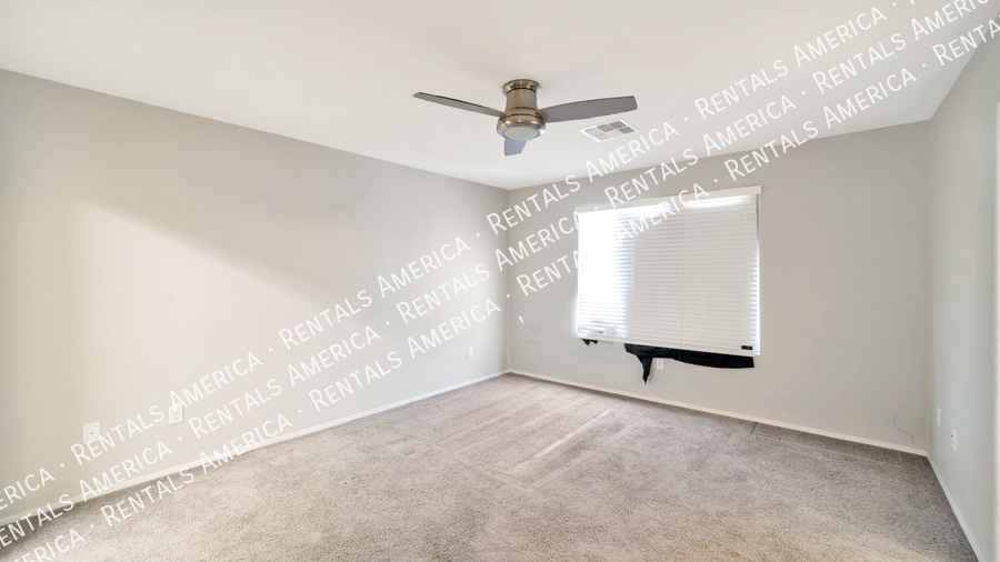 Building Photo - 4910 S River Run Dr