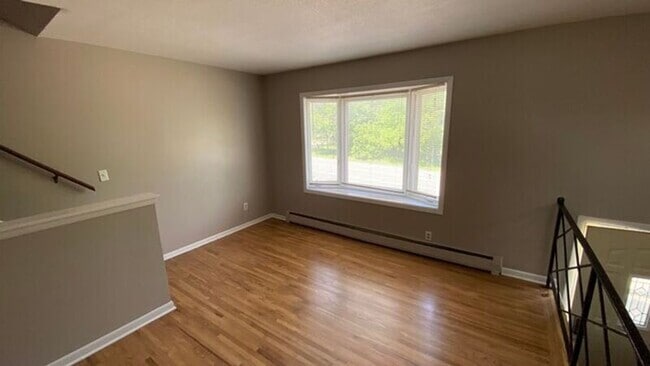 Building Photo - 8551 Elm St