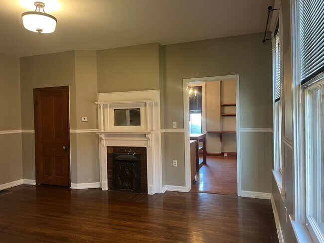 Building Photo - 2219 Scott St