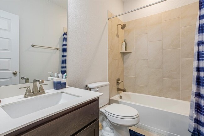 Building Photo - 6721 Empresa Dr