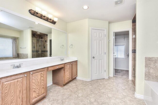 Building Photo - 1103 Cedar Elm Ln