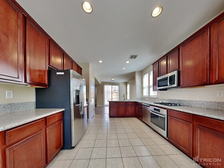 Building Photo - 7096 Sacred Cir