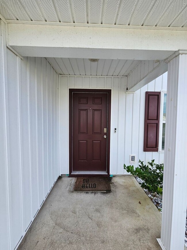 Building Photo - Spacious 4-bedroom Home in Panama City, FL - Perfect for long-term rental! *1/2 Off 1st Month's R...