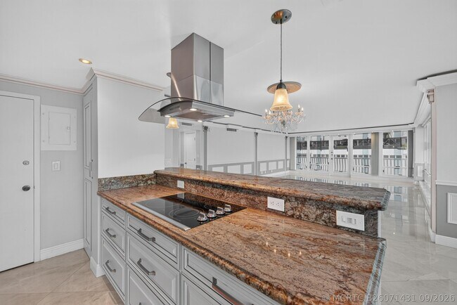 Building Photo - 4020 Galt Ocean Dr