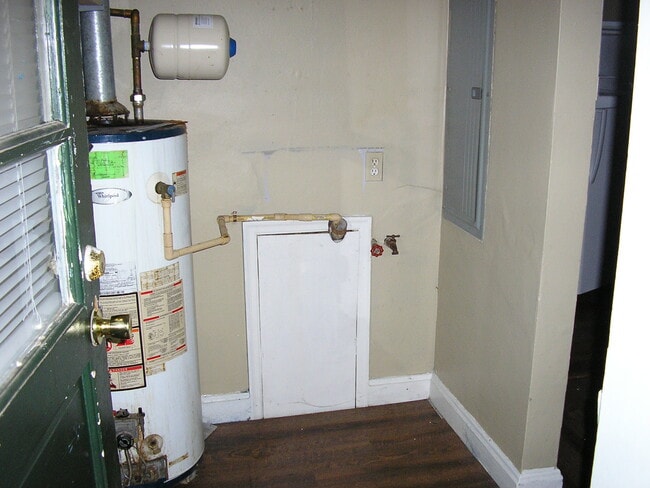 Building Photo - 1540 Virginia Dr