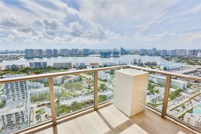 Building Photo - 17749 Collins Ave