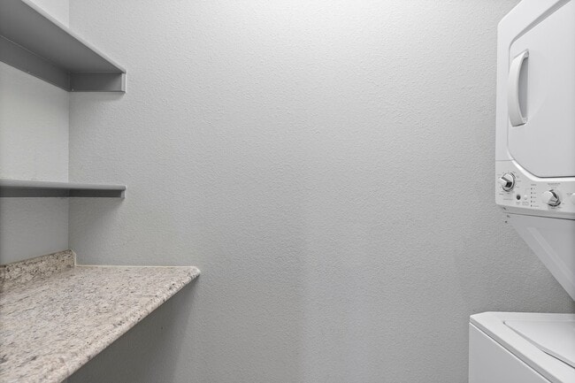 Building Photo - Luxury Living in a Gated Community