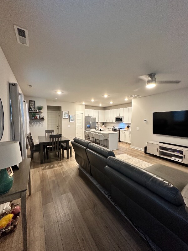 Building Photo - 2204 Hospitality Ln