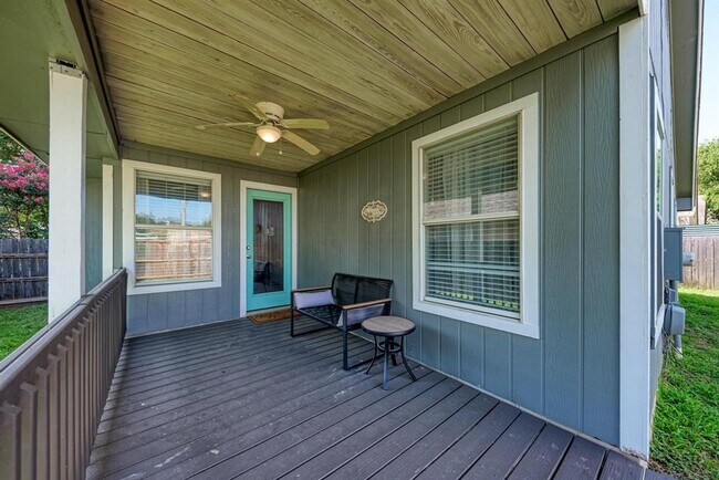 Building Photo - 2022 Balsam Way