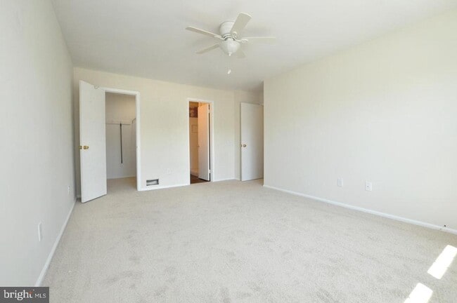 Building Photo - 4208 Adelaide Dr