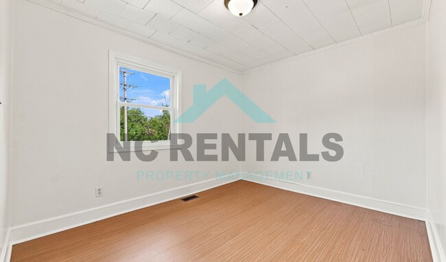 Building Photo - 3512 Clymer St