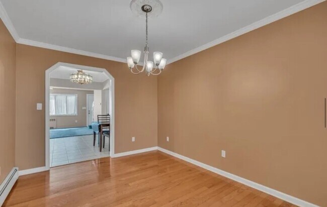 Building Photo - 1308 Sunnyfield Dr