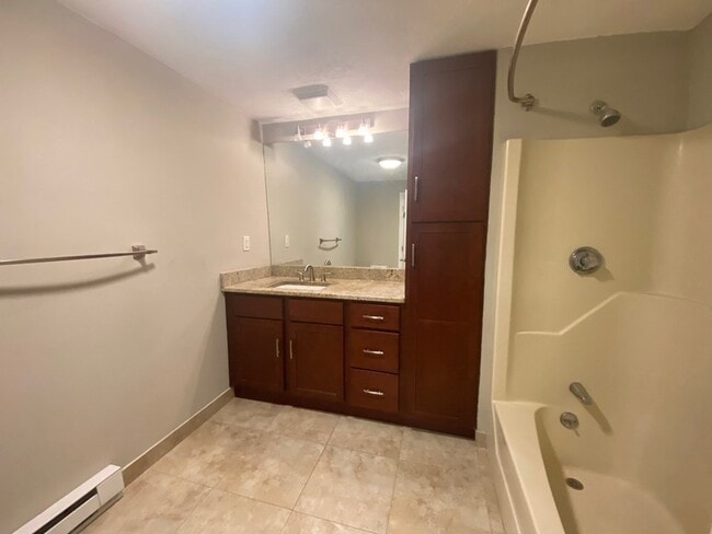 Building Photo - 265 C St