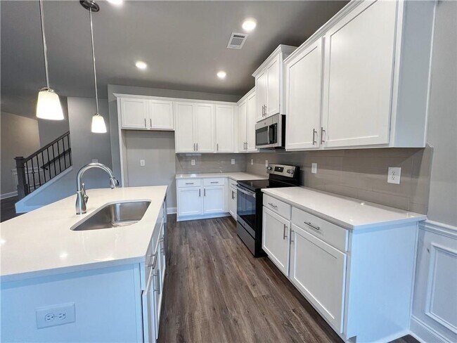 Building Photo - 490 Rockfern Ct
