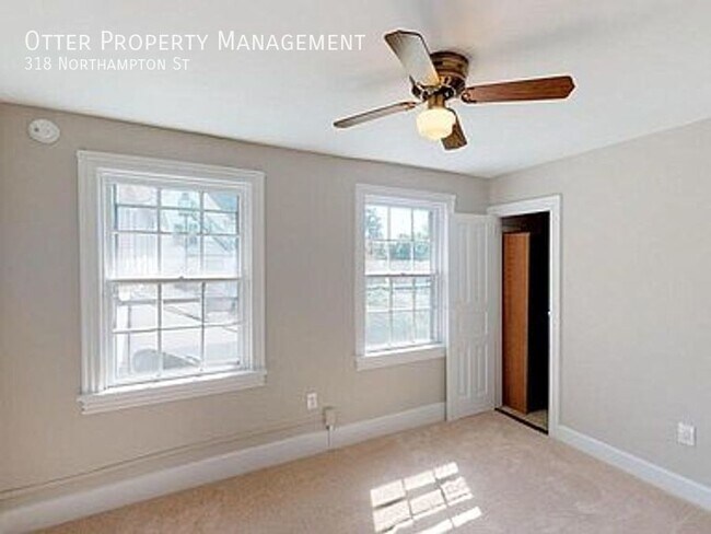 Building Photo - 3BR/2BA Spacious Home with Private Fenced ...