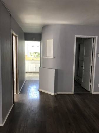 Building Photo - 941 Belmont Ave