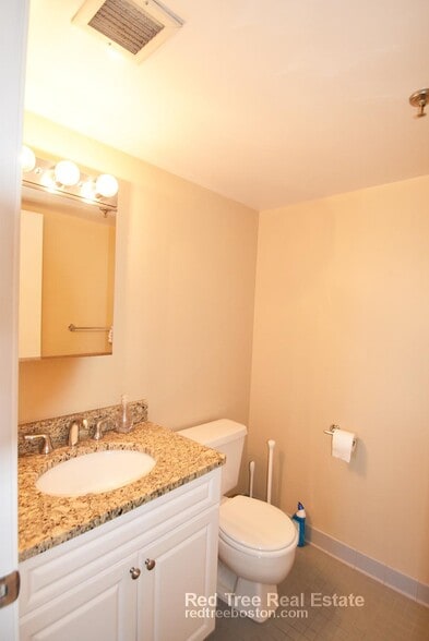 Building Photo - 15 N Beacon St