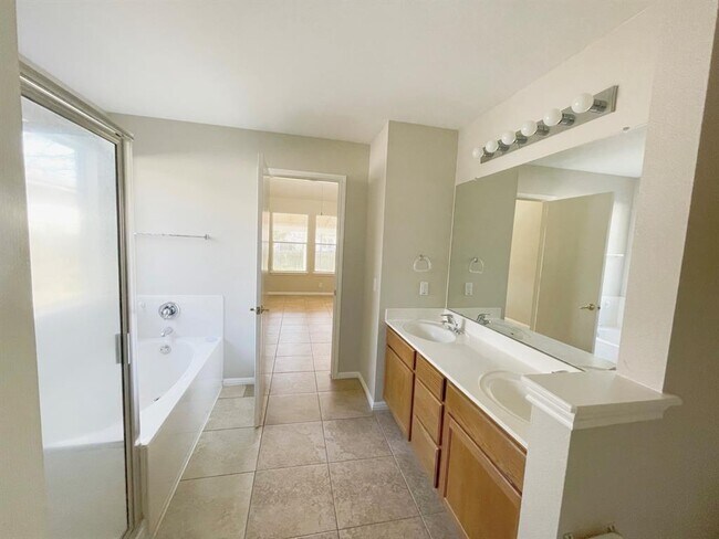 Building Photo - 104 Cattail Cove