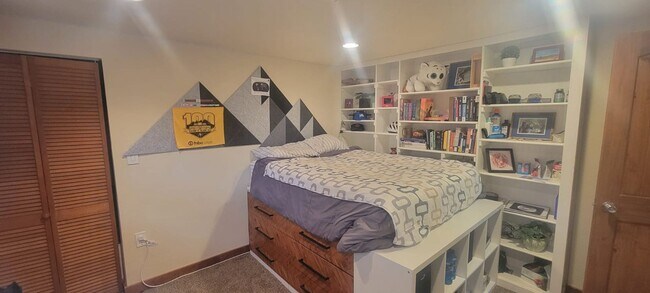 Building Photo - 5BD/3BA North Boulder Home Near Pearl St, CU & Hiking | Avail. August 2026 Pre-Lease