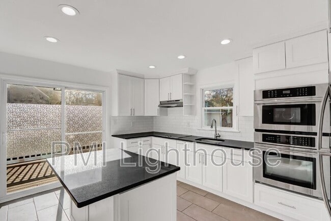 Building Photo - 25 Thorney Ave