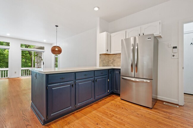 Building Photo - Bolin Creek 4 Bedroom House with Fabulous Forest Views Available May 15!