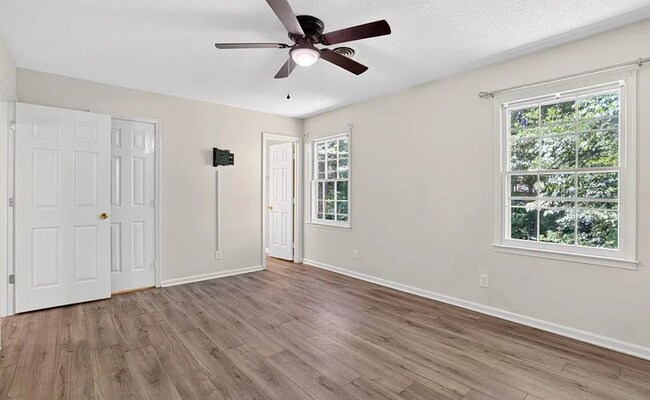 Building Photo - 4419 Forest Walk Dr