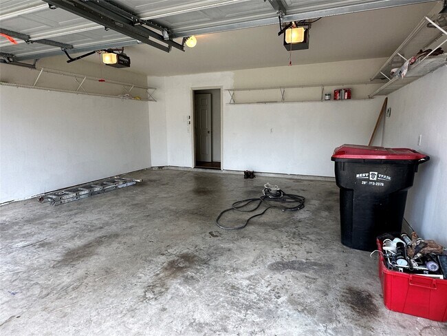 Building Photo - 14915 Sugar Sands Dr