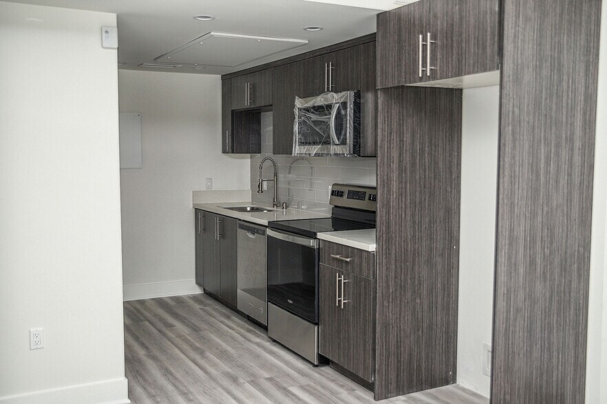 Building Photo - The Luxe Residential