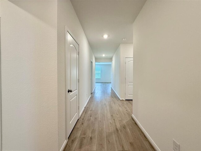 Building Photo - 18227 Dahlia Dale Dr