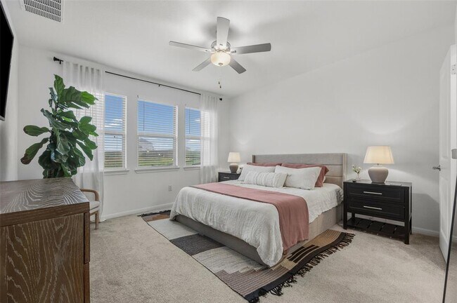Building Photo - 858 Papaya Dr