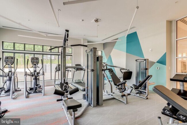 Building Photo - 989 S Buchanan St