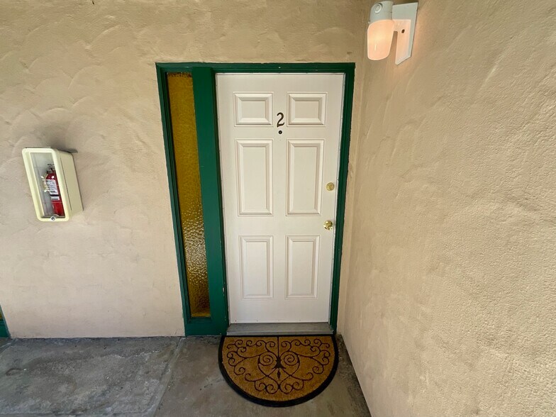 Building Photo - 1536 S Maple St