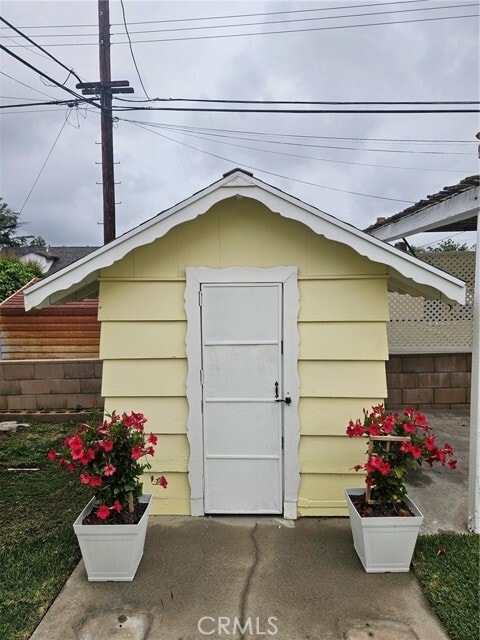Building Photo - 16709 Dubesor St