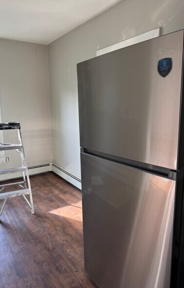 Building Photo - 36 School St